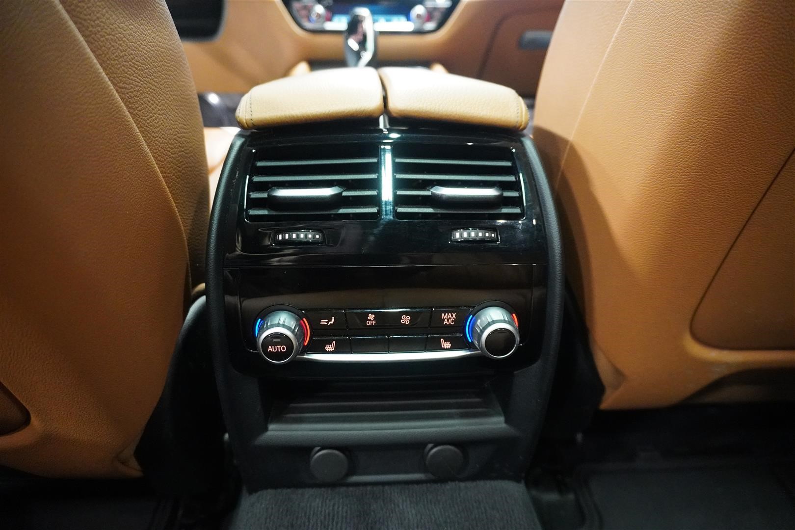Touring M Sport Innovation Drag Pano H K HUD_27